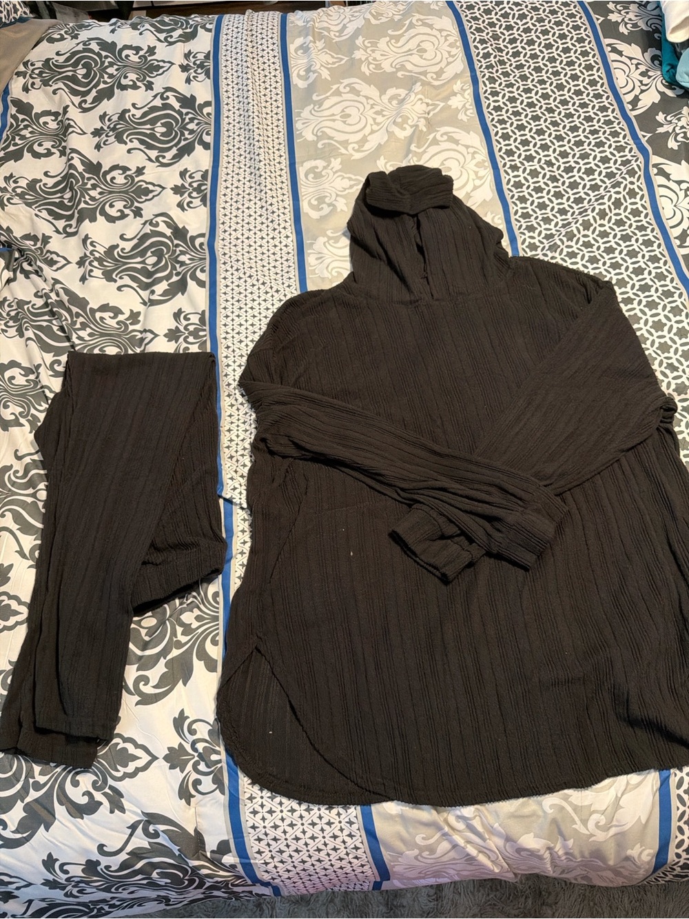 Black Ribbed Hooded Sweater pant set